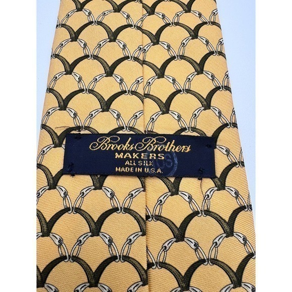 BROOKS BROTHER Men's 100% Silk Classic Necktie Made In U.S.A Yellow - Picture 1 of 7